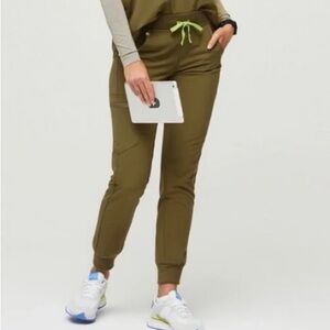 Figs Zamora Scrub Joggers XS Petite XSP Martini Olive Green